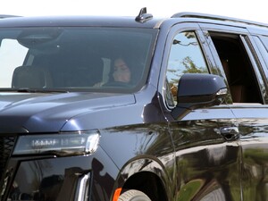 kylie-jenner-airport-in-palm-springs-04-01-2021-1.jpg