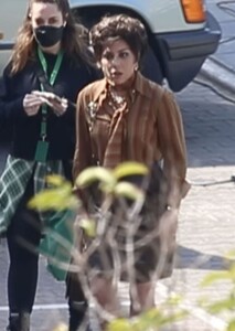 lady-gaga-house-of-gucci-filming-set-in-rome-04-06-2021-7.jpg
