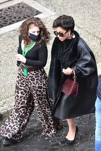 lady-gaga-on-the-set-of-house-of-gucci-in-rome-04-16-2021-0.jpg