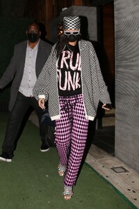 rihanna-out-for-dinner-at-nobu-in-los-angeles-04-23-2021-1.jpg