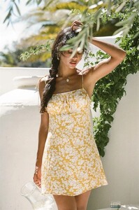 sarai-dress-yellow-231f8754-1057-4e95-a5cb-3678e3bb6388_result.jpg