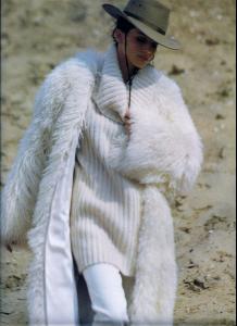 uk_vogue_nov_1991_16.thumb.jpg.76f6770ba28c1fd04a5b184f6c6dcdf6.jpg