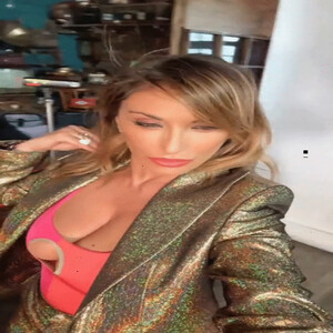 Sabrina Salerno gif imagen (14).jpg