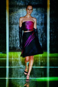 2092708037_atelier-versace-ss-1999(3).thumb.jpg.7ebc93b87677ed130821152147984542.jpg