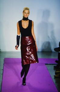 251096994_dkny-fw-2000(13).thumb.jpg.53d2674a18b37414d3de0d9c1b7c7261.jpg