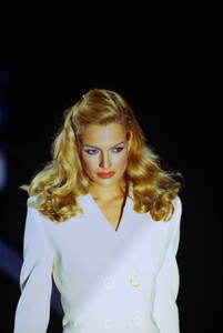 versace-ss-1995 (7).jpg