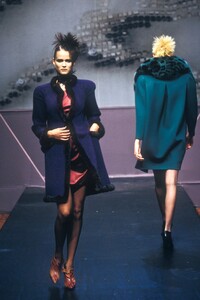 872130746_Valentino1997HauteCouture23.thumb.jpg.9508244dcba3c9c7c7a8d017b3f32d2e.jpg
