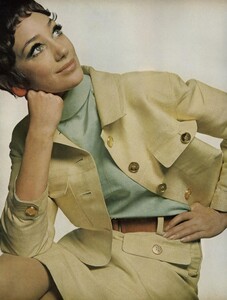 Beauty_Stern_US_Vogue_April_15th_1967_01.thumb.jpg.7704efd7d03d27e28c381edf3d5f9652.jpg