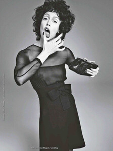 Meisel_Vogue_Italia_August_2011_18.thumb.jpg.6f6526eb80d7e5b6d30345d22c75b367.jpg