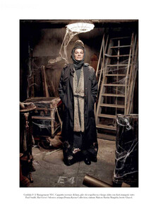 Meisel_Vogue_Italia_October_2011_09.thumb.jpg.079490bd765f3b3c70845fdc12423a89.jpg