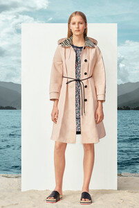 Moncler-Woman_SS17_10-copy-1.thumb.jpg.e9bb1879eb1ef82571dca550117dcb51.jpg