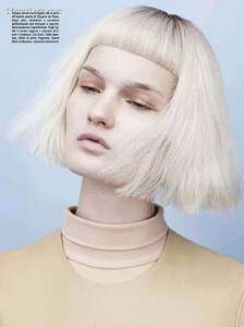Olins_Vogue_Italia_August_2011_04.thumb.jpg.c475fc7ab696e6bbad81e5e4bc36099c.jpg