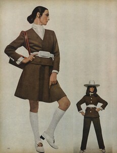 Penati_US_Vogue_January_1st_1969_17.thumb.jpg.ccfcc408d01e21be2d9b9590502ad150.jpg