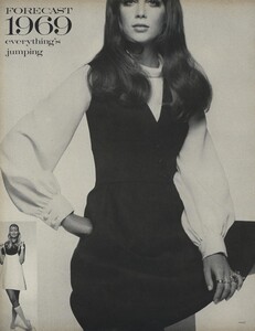 Penati_US_Vogue_January_1st_1969_25.thumb.jpg.eaa4a67fd9aaaa51ed4a51238938ec08.jpg