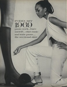 Penati_US_Vogue_January_1st_1969_27.thumb.jpg.307e9514f5acab5ae965fcba0b7dd5d9.jpg