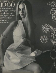 Penati_US_Vogue_January_1st_1969_29.thumb.jpg.f7eac82240aa89c460431c44fc546f84.jpg