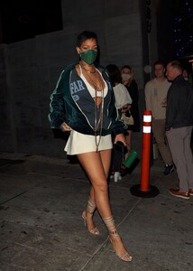 Rihanna-Sexy-Legs-7-scaled.jpg