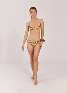 SWEW001298_AzaleaFloralLowRiseBikiniBottoms_Yellow_02_2100x_MaggieRawlins.jpg