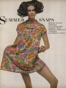 Summer_Stern_US_Vogue_April_15th_1967_01.thumb.jpg.a3e7eee7a8f11f917480b80ca49a3011.jpg