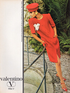 ValentinoMissVAdVgUS0284.thumb.jpg.78b620384d5df1e90d1a7a3fb6f1c557.jpg