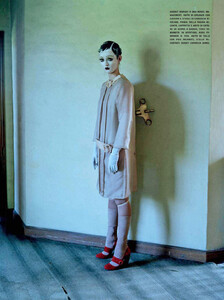 Walker_Vogue_Italia_October_2011_03.thumb.jpg.749287be0f4d1d7e1b5dc2499e12559a.jpg