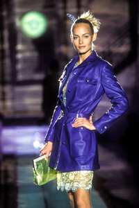atelier-versace-ss-1996-1.thumb.jpg.b931a42dda52a358030da567d5c6fe94.jpg