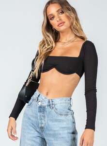 becca-long-sleeve-crop-top-1copy2-2_8d17a4b2-a4e3-4db7-b6cc-3e80532ddf06_1800x.jpeg