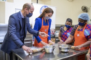 kate-middleton-prepares-meals-at-palace-of-holyroodhouse-in-edinburgh-05-24-2021-1.jpg