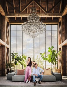mila-kunis-and-ashton-kutcher-architectural-digest-june-2021-0.jpg