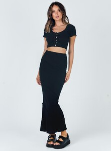 oscar-maxi-skirt-black-2_5cdeec29-f744-49d1-a9fb-ad163633f65f_1800x.jpeg