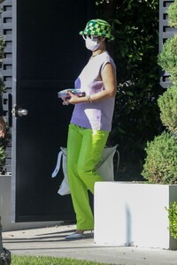 rihanna-leaves-asap-rocky-s-house-in-la-05-27-2021-8.jpg