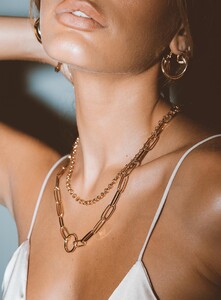 the-oceana-necklace-set-2_278783fa-dc50-4728-b2a7-fe584a68dee5_1800x.jpeg