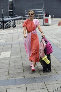 vogue-williams-arrives-at-steph-s-packed-lunch-in-leeds-05-28-2021-3.jpg