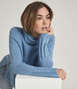 wool-cashmere-blend-roll-neck-womens-eve-in-pale-blue-3.thumb.jpg.94ef25267891b8e66ce69e864ef35f27.jpg
