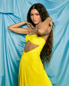 zendaya-vanity-fair-portrait-for-the-93rd-academy-awards-april-2021-0.jpg