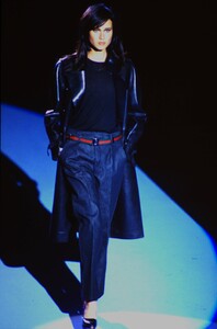 1000945466_Gucci1998WomenRTW(10).thumb.jpg.c05a9dd76fd1018c894c2dd9aad7095b.jpg