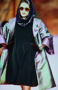 1069939068_ChristianLacroixCoutureFall1991(5).thumb.jpg.9bf6db3cf3ca392392e7c1082f7a4e59.jpg