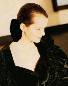 1202246877_MarieClaireJaponNov1987TakaoShioguchiModelColine(2).thumb.jpg.4074a25c977dc78448c174fafabcafbf.jpg