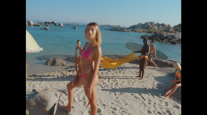 Versace Dylan Turquoise Pour Femme   Fragrance Campaign-00.00.29.020.png