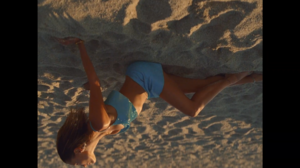 Versace Dylan Turquoise Pour Femme   Fragrance Campaign-00.00.13.010.png