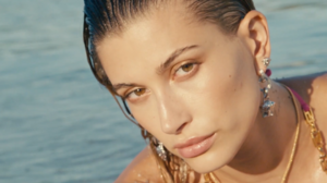 Versace Dylan Turquoise Pour Femme Campaign   Hailey Bieber   Behind The Scenes-00.00.51.935.png