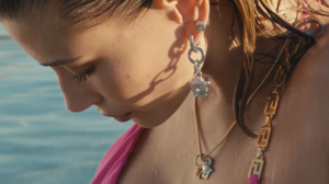 Versace Dylan Turquoise Pour Femme Campaign   Hailey Bieber   Behind The Scenes-00.00.43.560.png