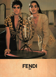 21-GRAZIAIT13mar1990-FENDI-m.NadegeDuBospertusCeylaLacerda-ph_Unk.thumb.jpg.bed3fc7c54ed247cefa44a1127bf4e58.jpg