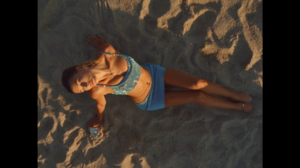 Versace Dylan Turquoise Pour Femme   Fragrance Campaign-00.00.14.438.png