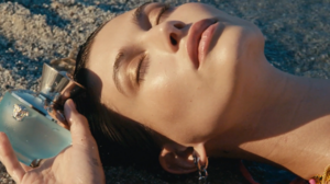 Versace Dylan Turquoise Pour Femme Campaign   Hailey Bieber   Behind The Scenes-00.00.31.116.png