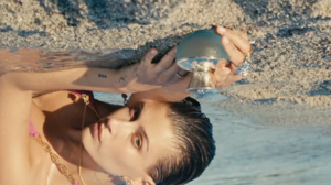 Versace Dylan Turquoise Pour Femme Campaign   Hailey Bieber   Behind The Scenes-00.00.55.134.png