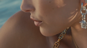 Versace Dylan Turquoise Pour Femme Campaign   Hailey Bieber   Behind The Scenes-00.01.12.796.png