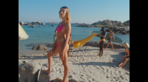 Versace Dylan Turquoise Pour Femme   Fragrance Campaign-00.00.28.940.png