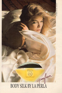 BodySilkLaPerlaPerfumeAdCpDe1291.thumb.jpg.f21fb7d0b5836d533a8141f7c56b6506.jpg