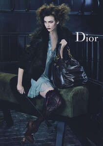 Meisel_Dior_Fall_Winter_2010_11_02.thumb.jpg.302c8d100b21ccf26bf5f0c75faf6c9c.jpg